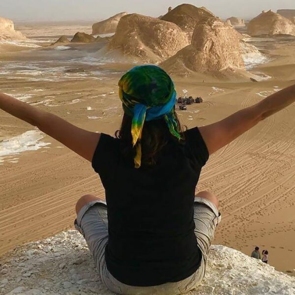 white desert tour, trip to white desert egypt, white desert tour from Cairo, Deluxe Tours Egypt, desert safari Egypt, white desert camping