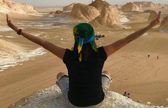 white desert tour, trip to white desert egypt, white desert tour from Cairo, Deluxe Tours Egypt, desert safari Egypt, white desert camping